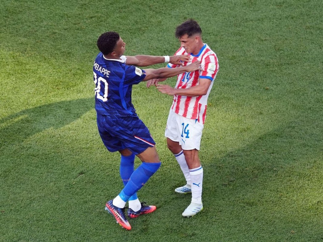 France Beat Paraguay 1-0 to Book Place in World...