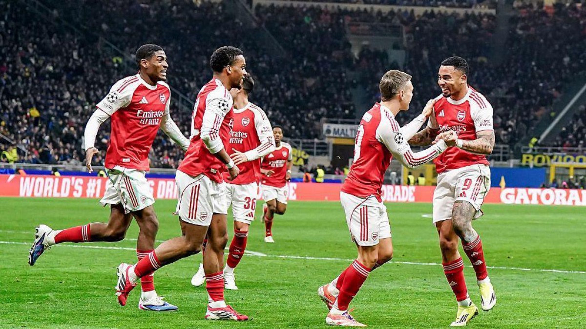 Arsenal Under Pressure in Premier League Title Race